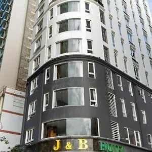 Hotel J&b &